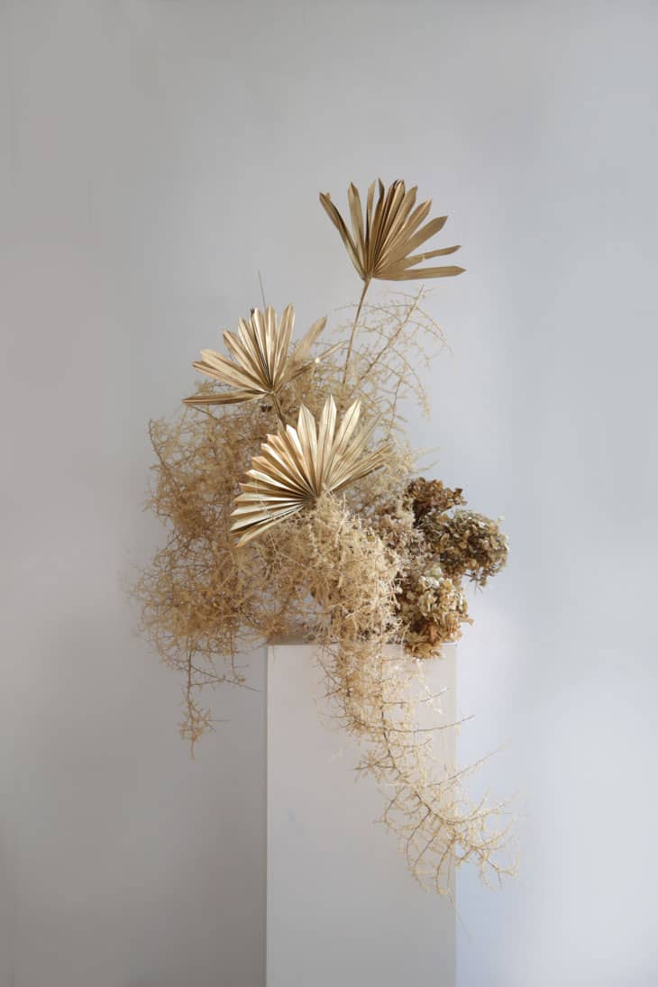 dry flowers sculpture
